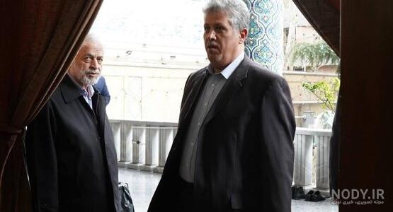 عکس: مهدی هاشمی رفسنجانی بعد از آزادی در کنار پدر و مادر
