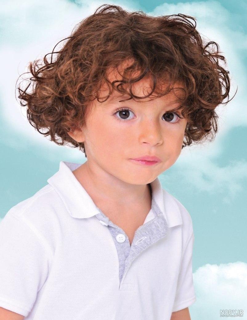 عکس پسر مو فرفری ۱۵ ساله