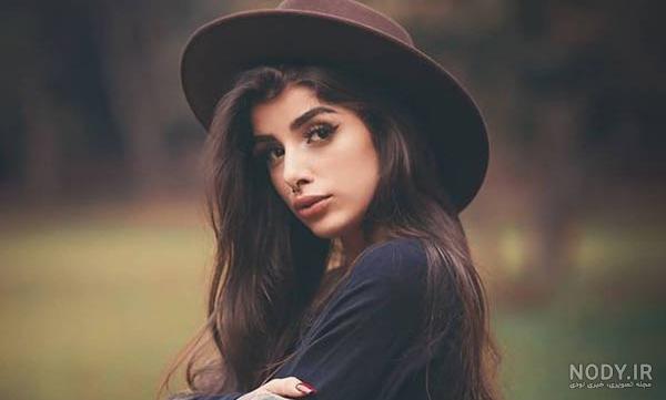 ژست عکس با کلاه شاپو