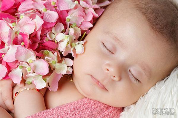 عکس کیوت پسر بچه نوزاد برای تصویر زمینه