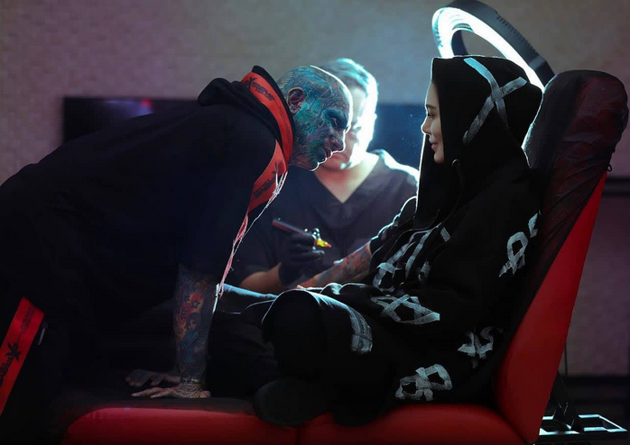 فیلم سحر قریشی و تتلو در استخر