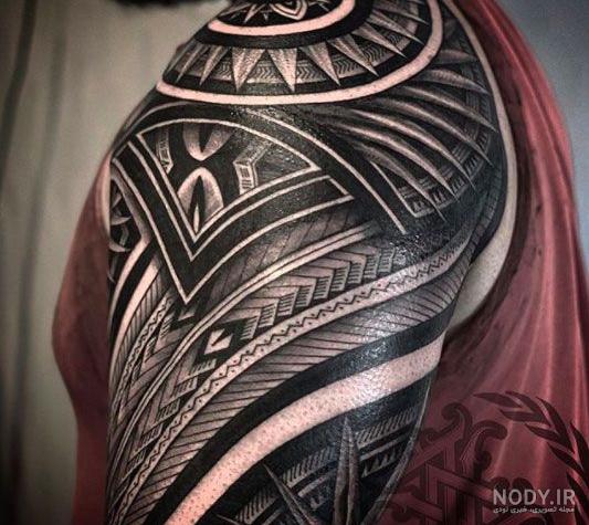 تاتو روی دست لاغر