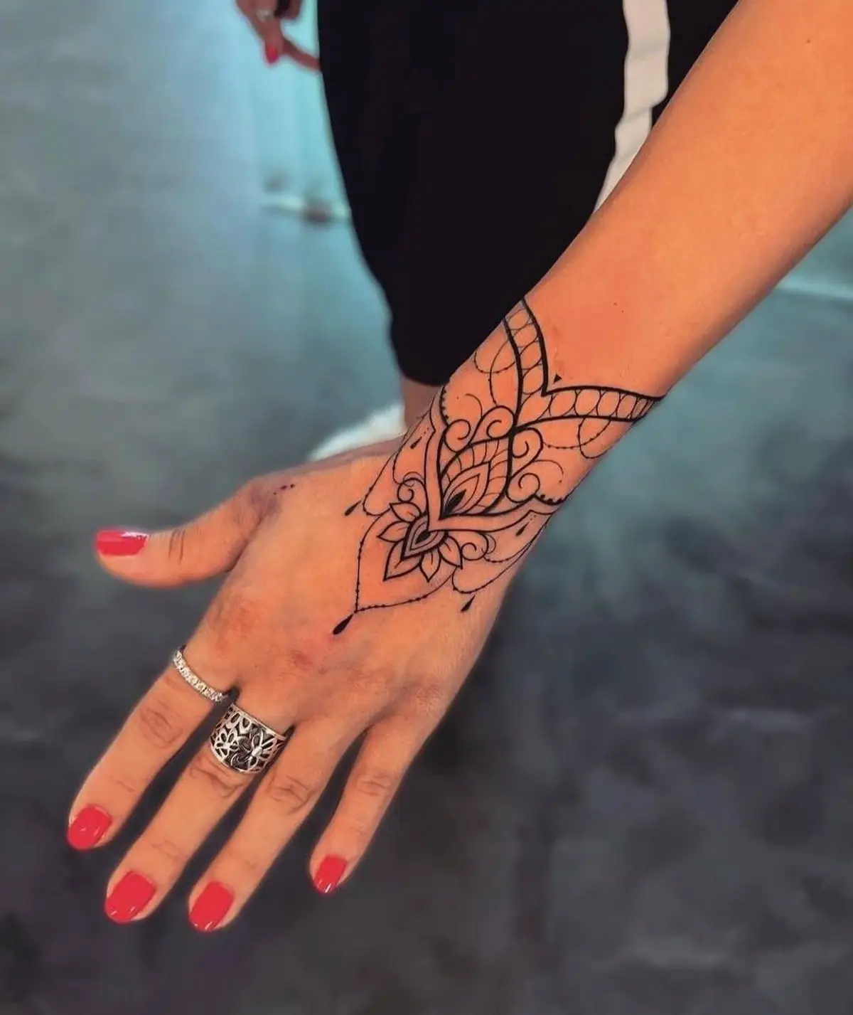 تاتو روی آرنج دست تاتو روی آرنج دست