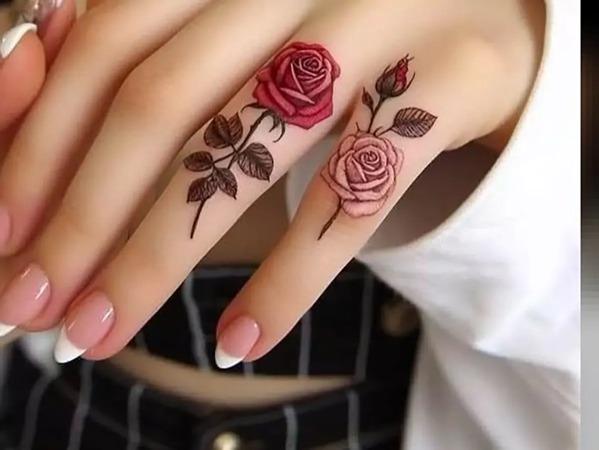 تاتو گل روی دست مردانه