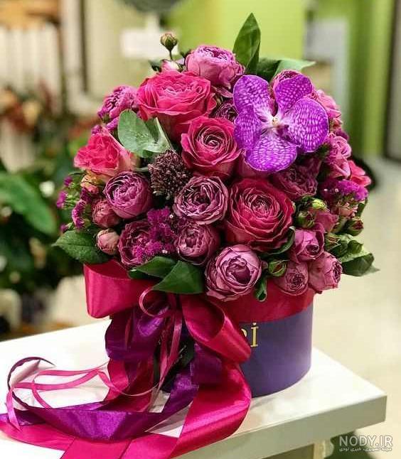 مدل باکس خواستگاری با گل طبیعی همراه با تزیین حلقه نشان