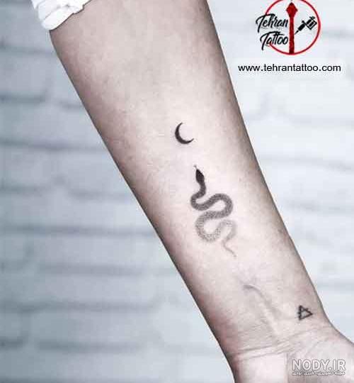 تتو مار کنار گردن تتو مار کنار گردن