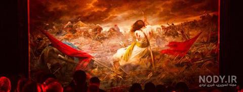 نقاشی دختر کاپشن صورتی با گوشواره های قلبی