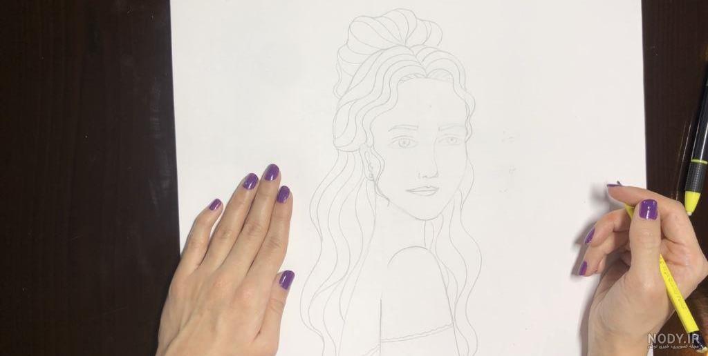 نقاشی طراحی دختر زیبا و آسان