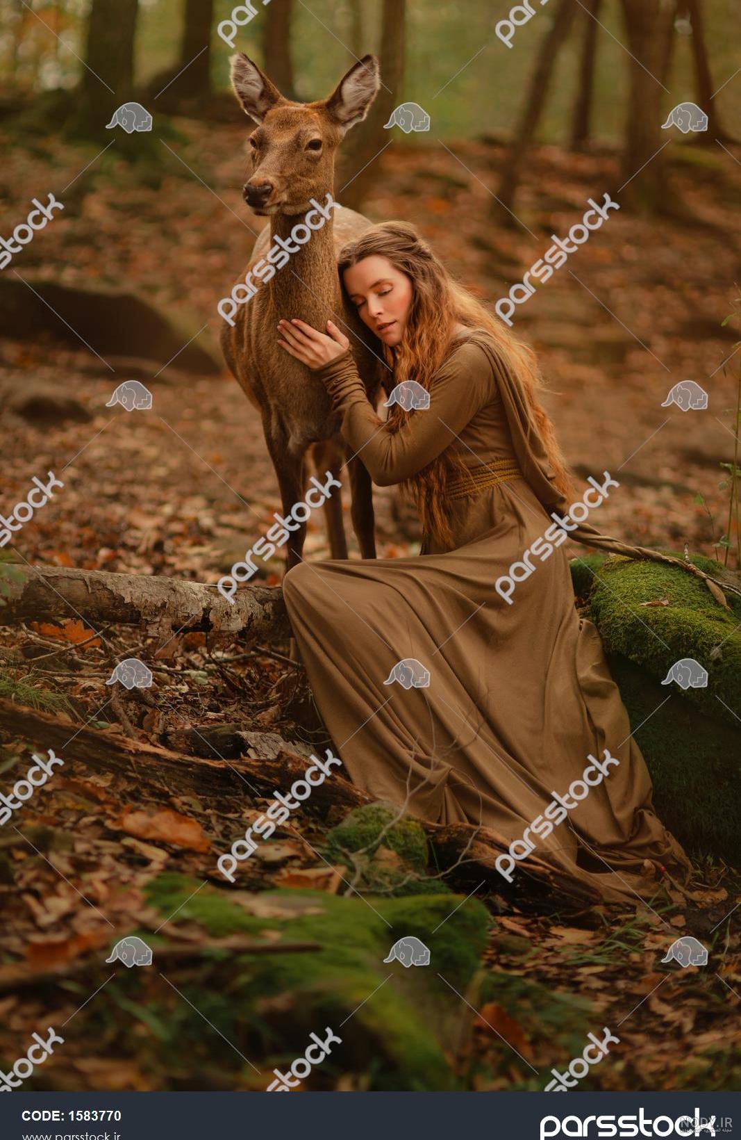 عکس دختر آهوی پیشونی سفید