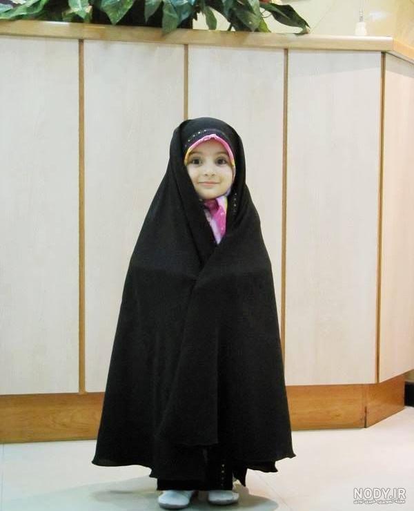 عکس نقاشی دختر ساده کودکانه با حجاب