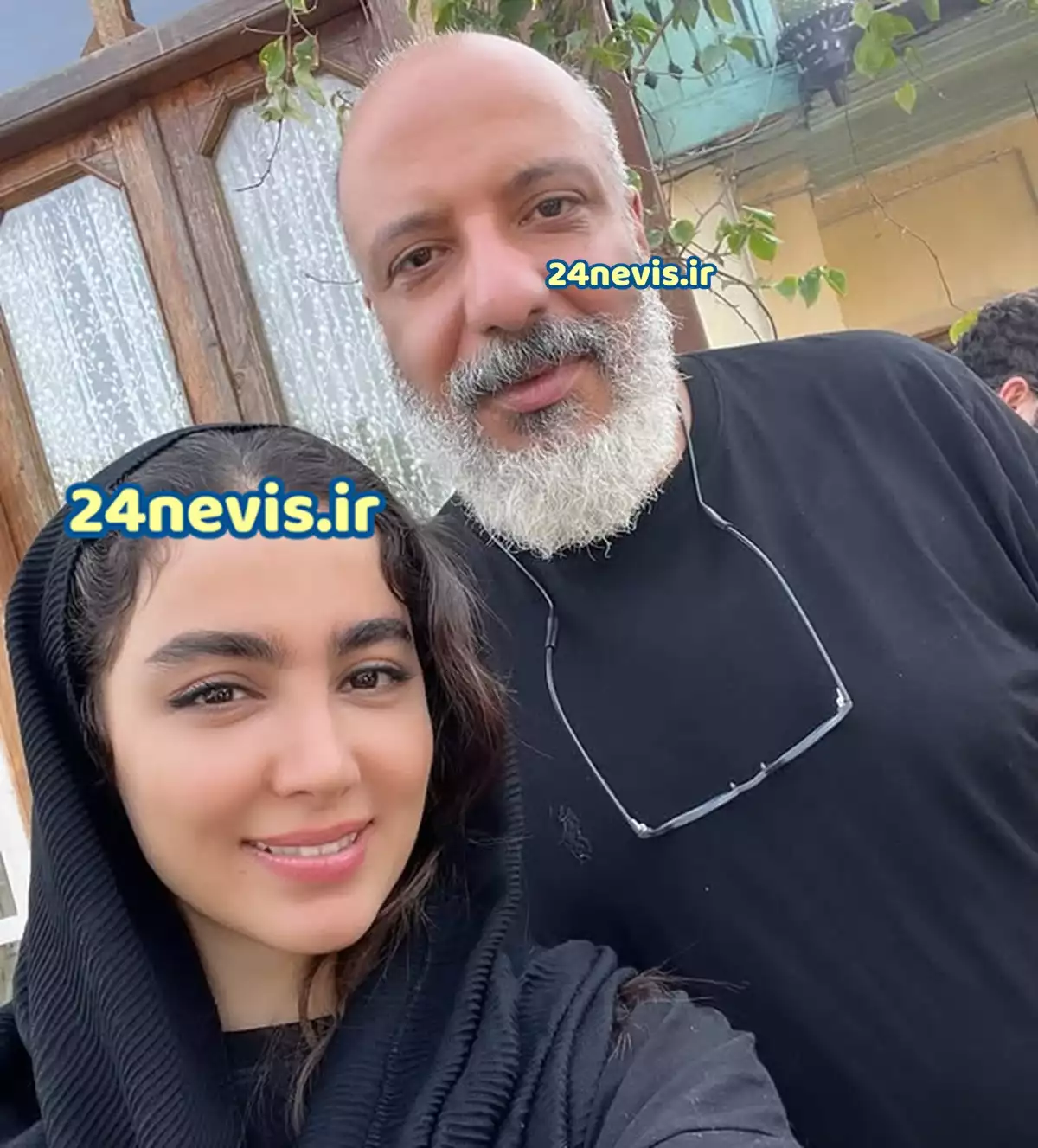 نگاهی به کمد لباس های شیک سنا و سونیا حسینی + عکس های سارا و نیکای جدید  خارج از سریال پایتخت 7