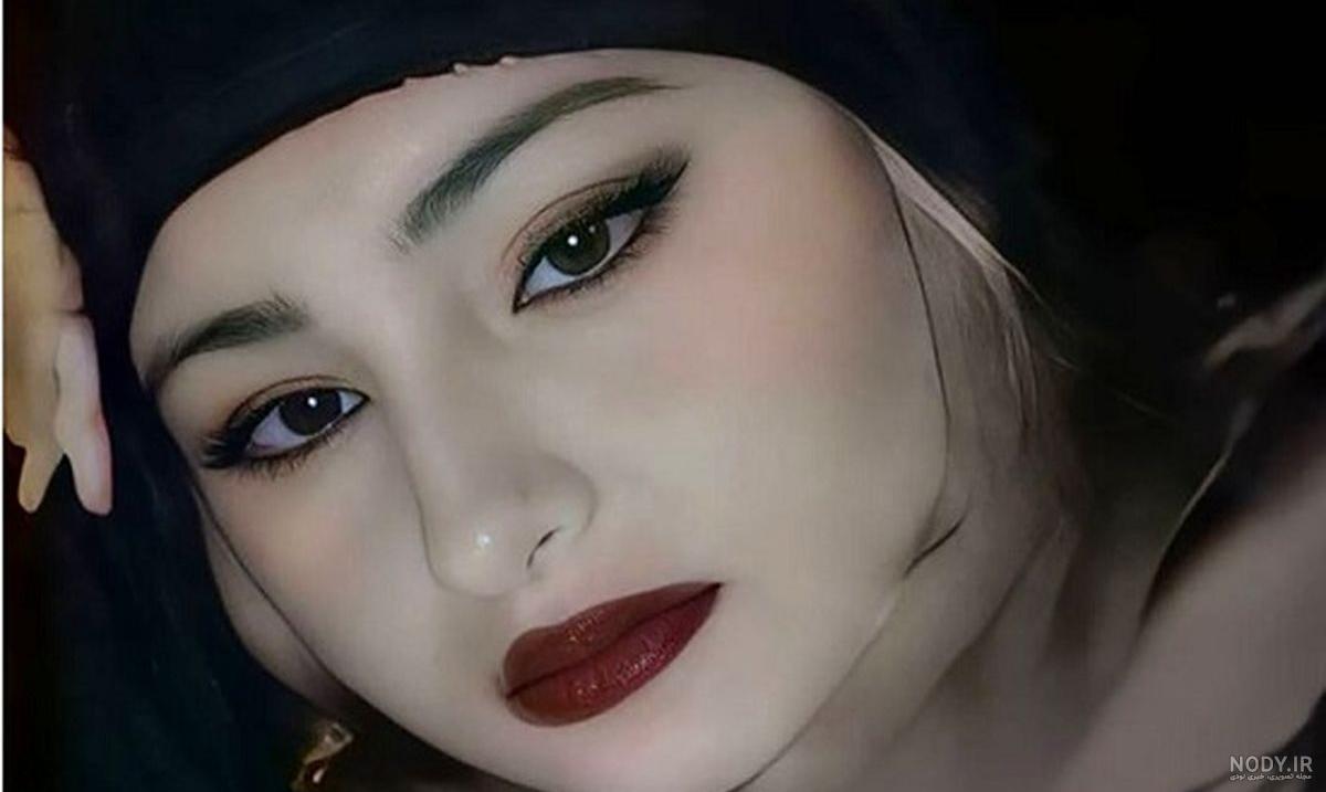 عکس تنهای سارا