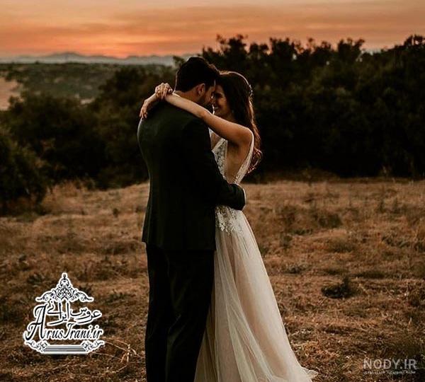 ژست عکاسی دونفره با لباس مجلسی