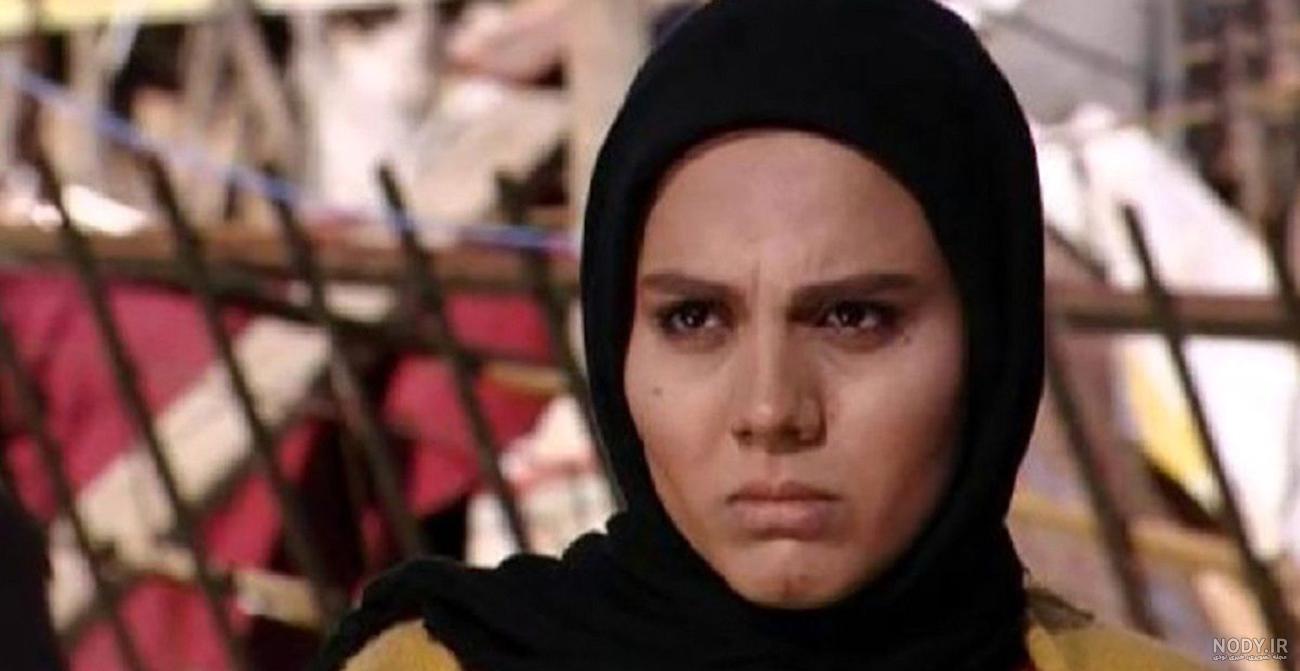 دانلود آهنگ ای داد از باران آریا [+ به همراه متن آهنگ و کیفیت 320] - فیگار