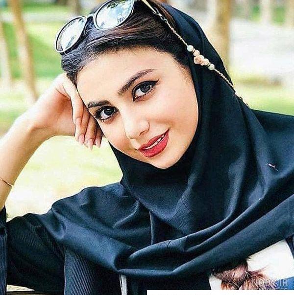 عکس دختر با مقنعه خنده دار