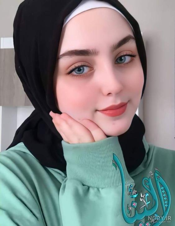 عکس زن با روسری برای پروفایل