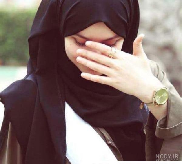 عکس پروفایل دختر عربی با چفیه قرمز و سفید