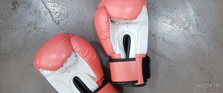 عکس دستکش بوکس سیاه سفید عکس دستکش بوکس سیاه سفید