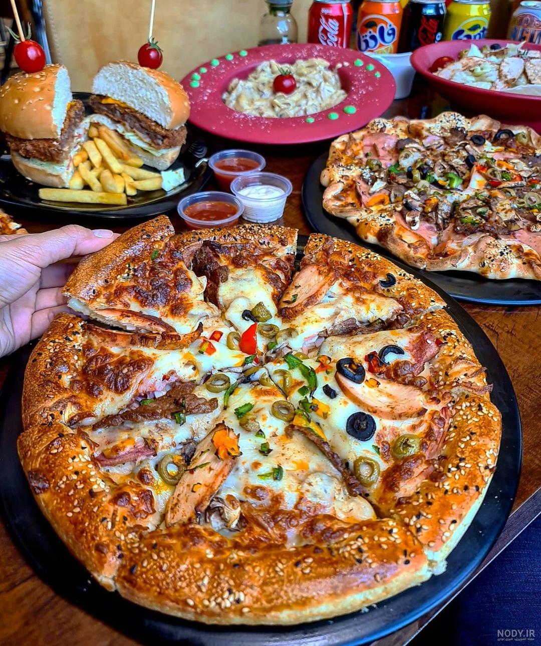 ایده عکس با پیتزا