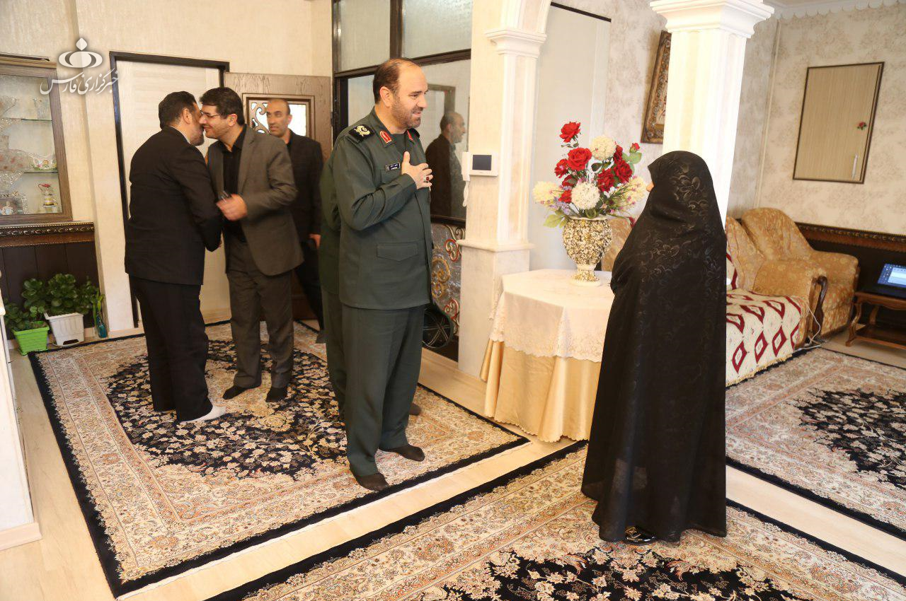 عکس پدر و مادر مهدی ترابی