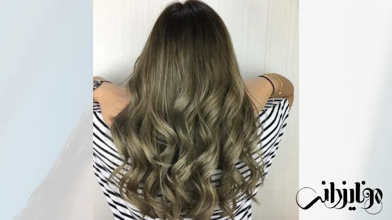 عکس رنگ موی زیتونی با دکلره