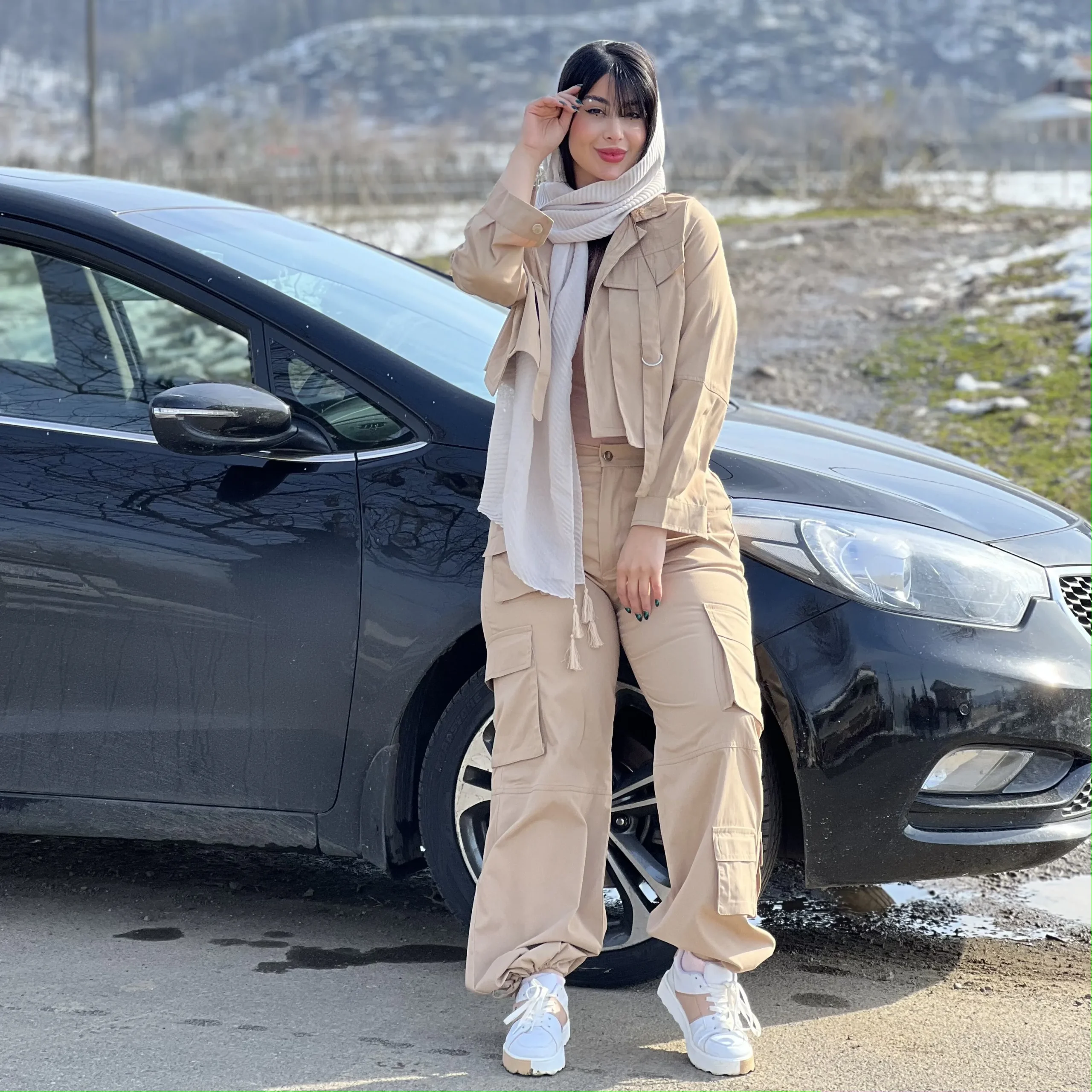 عکس شلوار کارگو با کت کوتاه
