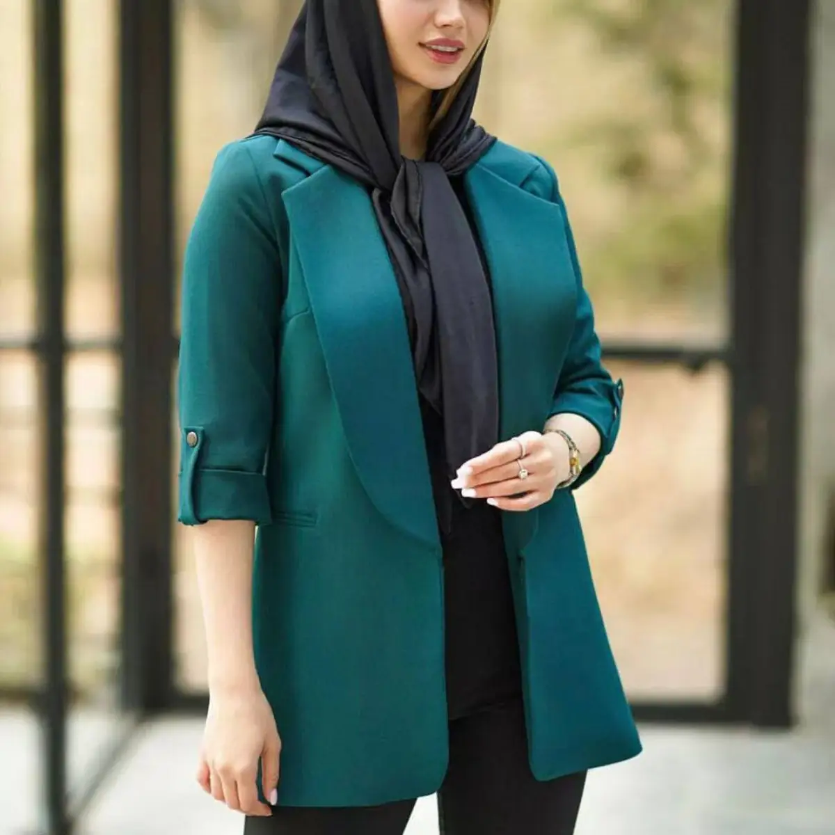 مدل مانتو کتان شیک زنانه؛ انتخابی شیک و ساده مناسب خانم های شیک پوش مدل مانتو کتان شیک زنانه؛ انتخابی شیک و ساده مناسب خانم های شیک پوش