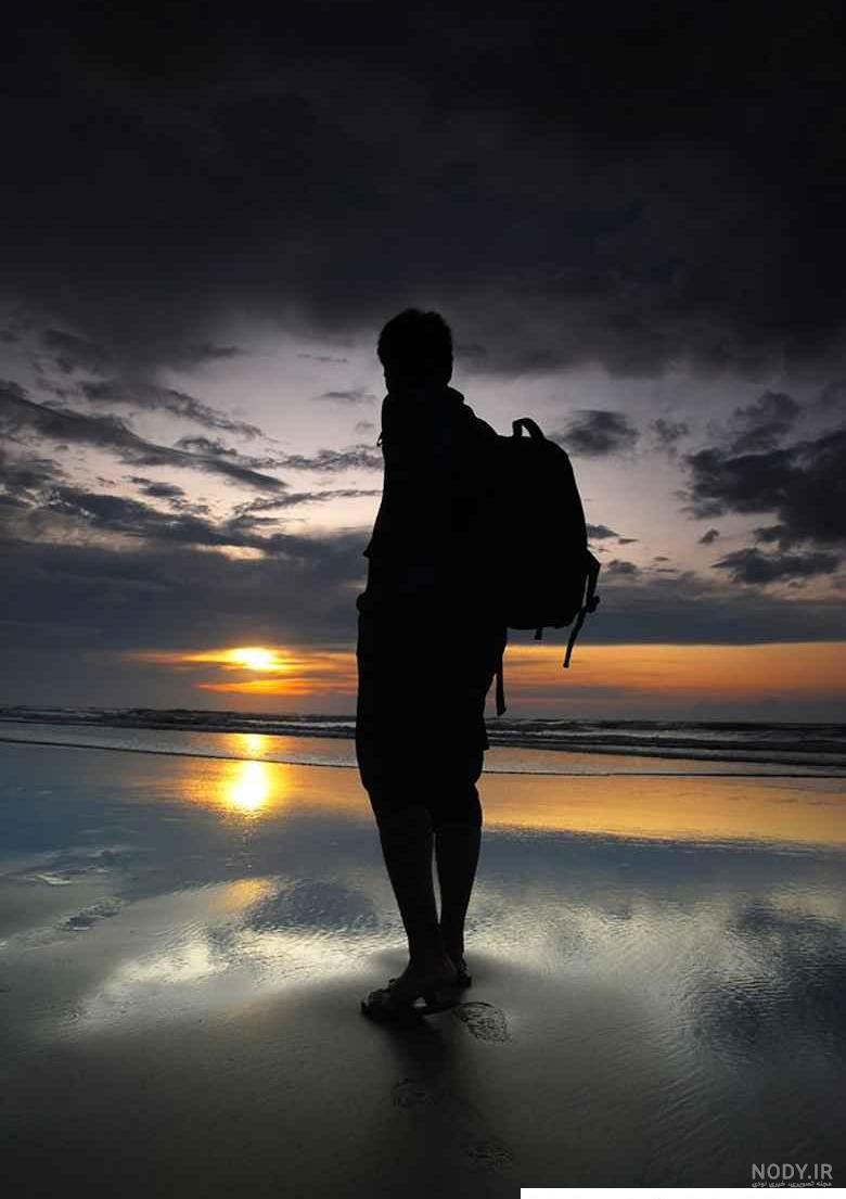 عکس دختر کره ای با گوشی