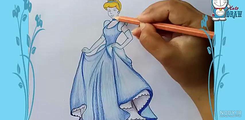 نقاشی سیندرلا در زمینه ی شفاف 1442968