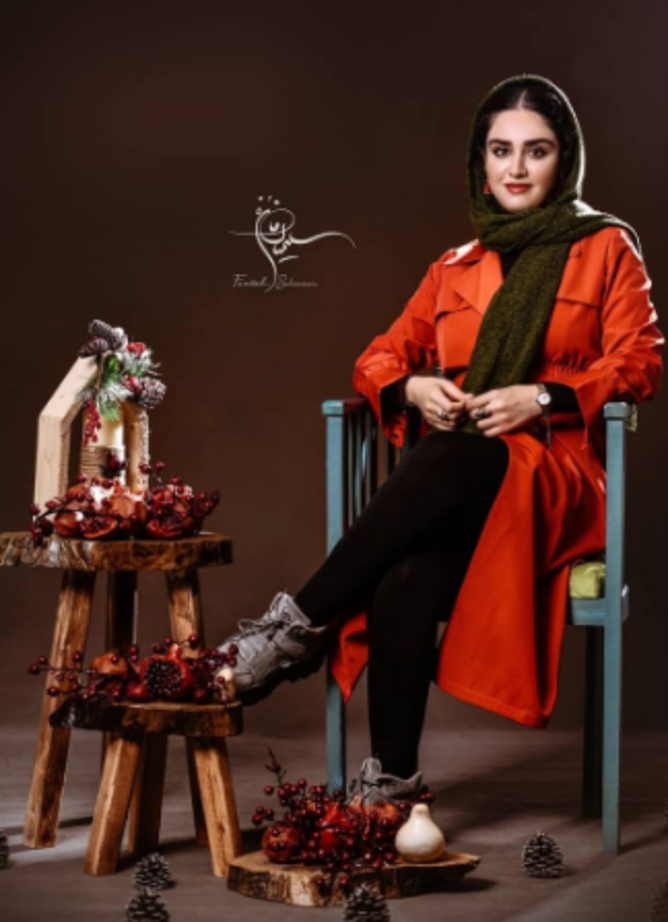 عکس دختر شب یلدا