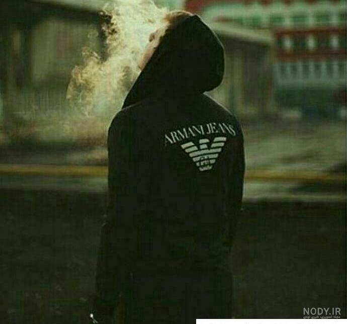 یک عکس پروفایل غمگین پسرانه