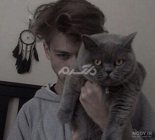 عکس پسر با گربه برای پروفایل