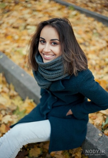 عکس های مانتوهای پاییزی با رنگرزی زیبا و آرامش بخش، هماهنگ با فصل و جذاب در سال ۱۴۰۴.