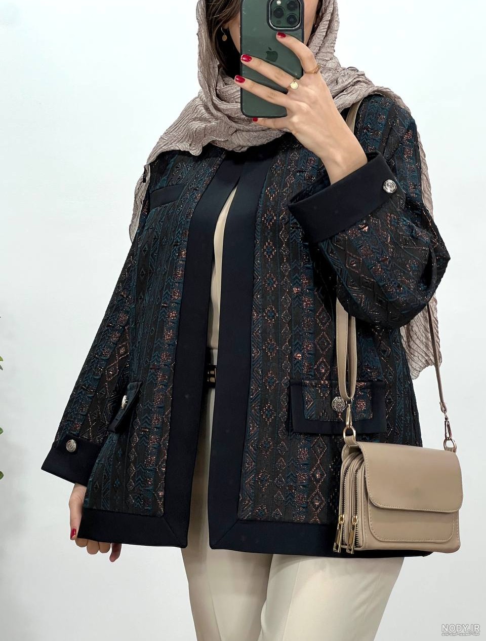مدرن ترین مانتو پاییزی با پارچه ژاکارد مانتویی در سال ۱۴۰۴ و ۲۰۲۵