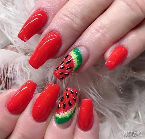 مدل های ناخن یلدایی ۱۴۰۴: شیک، ساده و دخترانه با رنگ های قرمز، سبز و لاک در yalda cosmetics