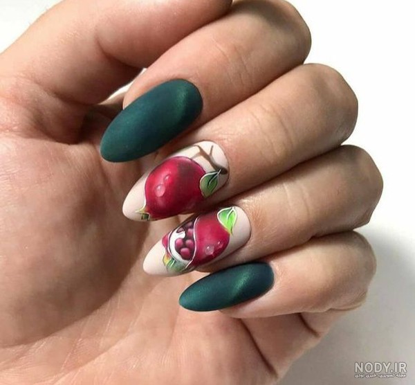 مدل ناخن یلدایی ۱۴۰۴: شیک ترین طرح های کوتاه، سبز، قرمز و دخترانه از yalda cosmetics و yalda set