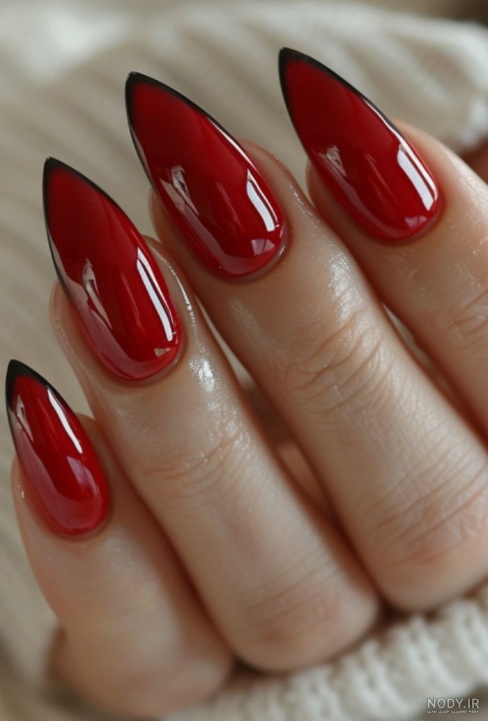مدل های ناخن زرشکی جدید و شاین دار در سال 2025 با طرح های کوتاه، کروم و پاپیونی