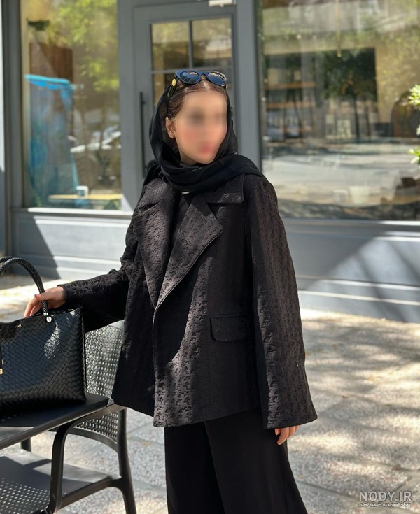 مدل مانتو ژاکارد مشکی طرح دار بلند و مجلسی در سال ۱۴۰۴، جدیدترین مدل های سال ۱۴۰۴