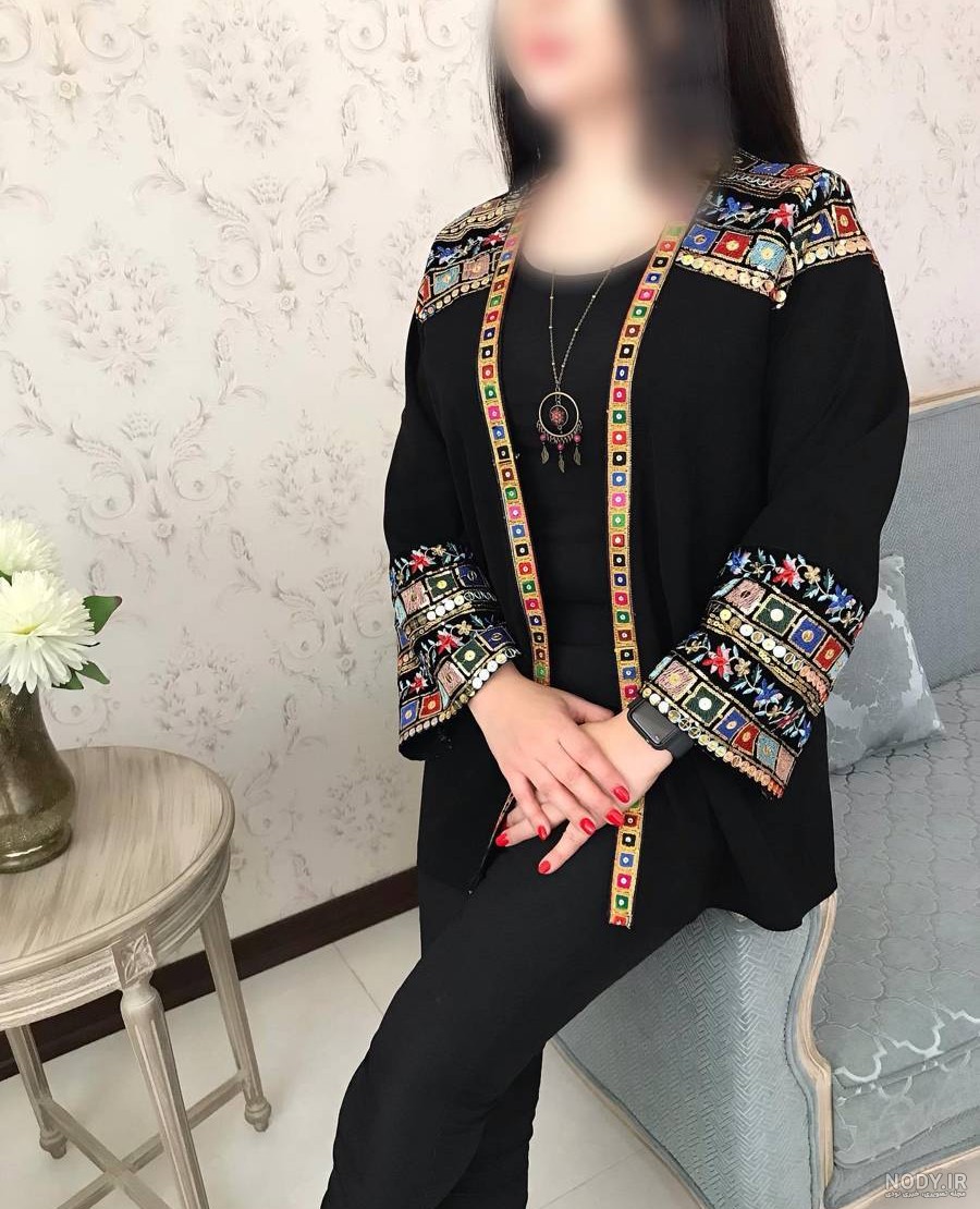 جدیدترین مدل مانتو سنتی بلند و مجلسی زمستانی در سال ۱۴۰۴ و ۲۰۲۵ میلادی