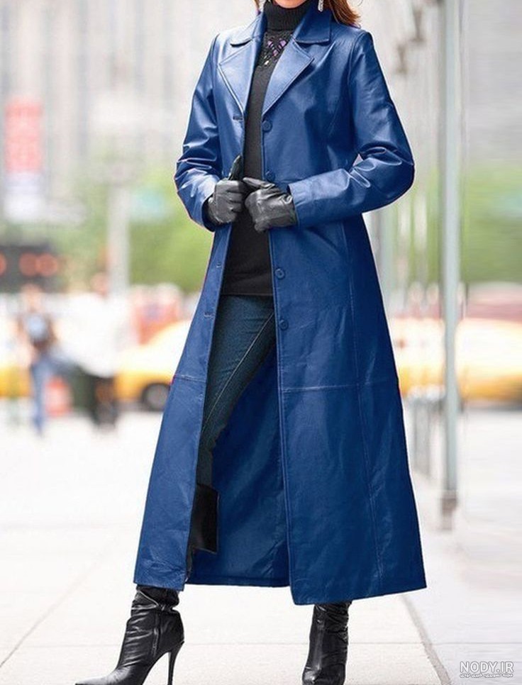 مدل مانتو چرمی پاییزی شیک و جدید، استایل Autumn coat leather و ست کردن با بوت ها در سال ۱۴۰۴