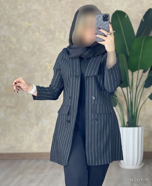 مدل مانتو مشکی ترکیبی جدید و شیک در سال ۲۰۲۵ با تور، گیپور، حریر و سوزن دوزی