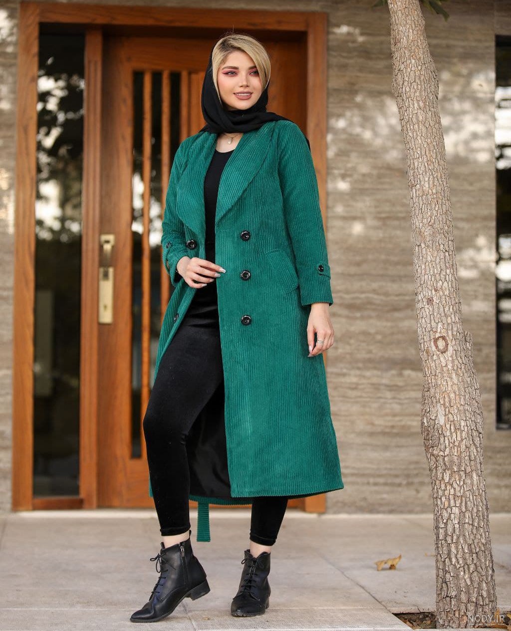 جدیدترین مدل های مانتو مخمل کبریتی، بلند، آینه ای و شیک برای سال 2025