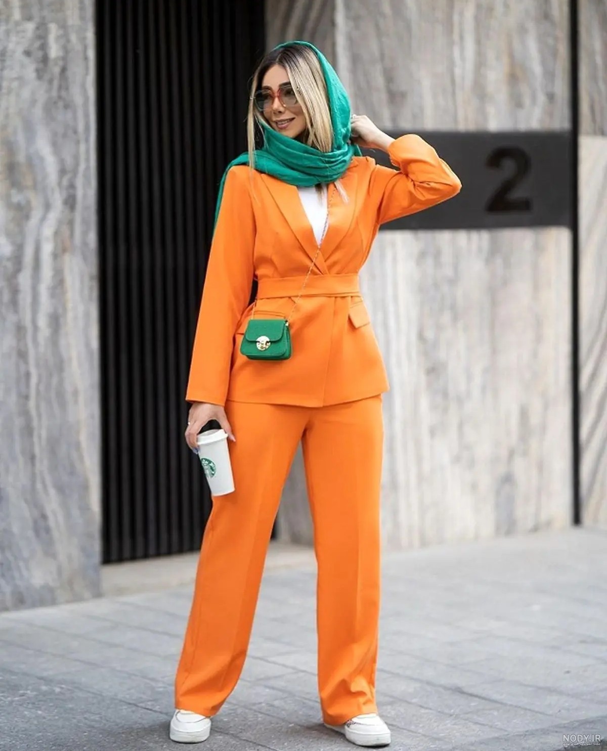 عکس های مانتو پاییزی نارنجی: استایل های autumn orange و نارنجی پوش در سال 1404