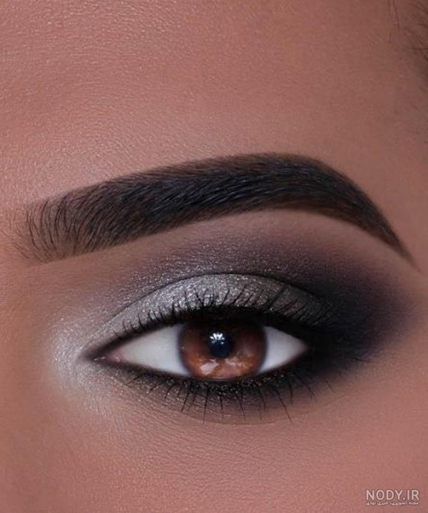 بهترین عکس های سایه چشم مشکی ساده و مات برای عروسی و مناسبتی های خاص در سال ۱۴۰۴