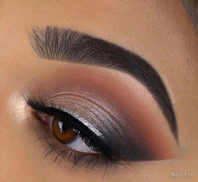 ایده های جذاب و مدرن برای عکس های سایه چشم مشکی در سال ۱۴۰۴