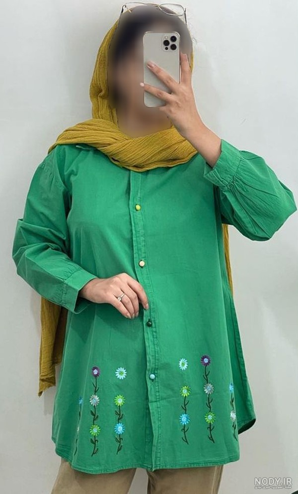 عکس های مدل مانتو نخی گلدار دکمه دار بلند و زنانه در سال 2025، ترندهای جدید لباس نخی و دکمه دار
