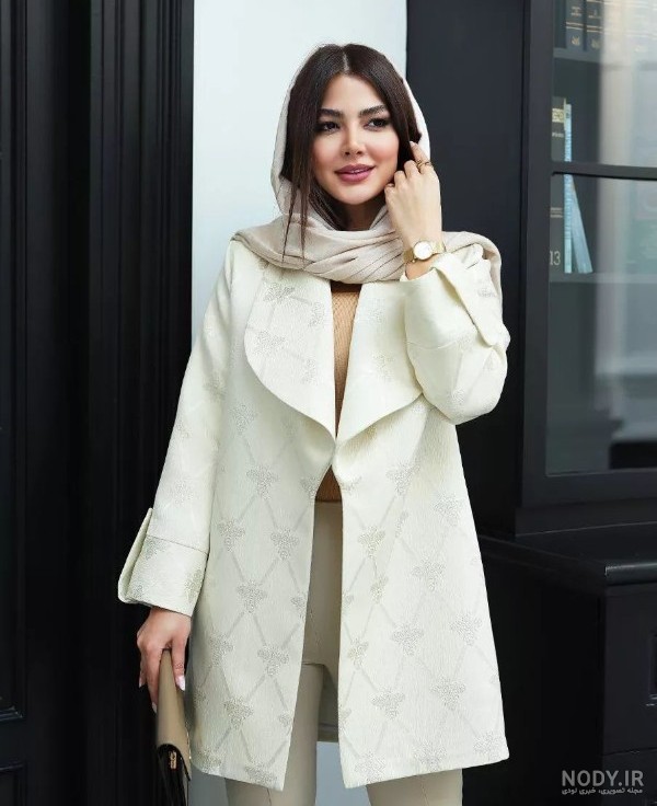 مدل مانتو پاییزی سفید و مشکی ۱۴۰۴، استایل های زمستانی و پاییزی در سال ۲۰۲۵