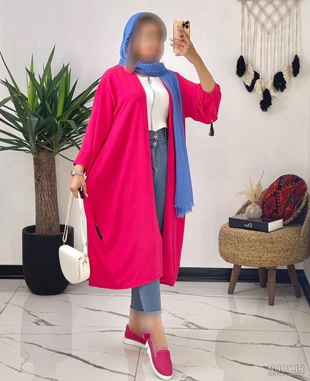 جدیدترین مدل های مانتو ابروبادی دکمه دار، مشکی، طرح دار، بلند و کوتاه در سال ۱۴۰۴ و ۲۰۲۵
