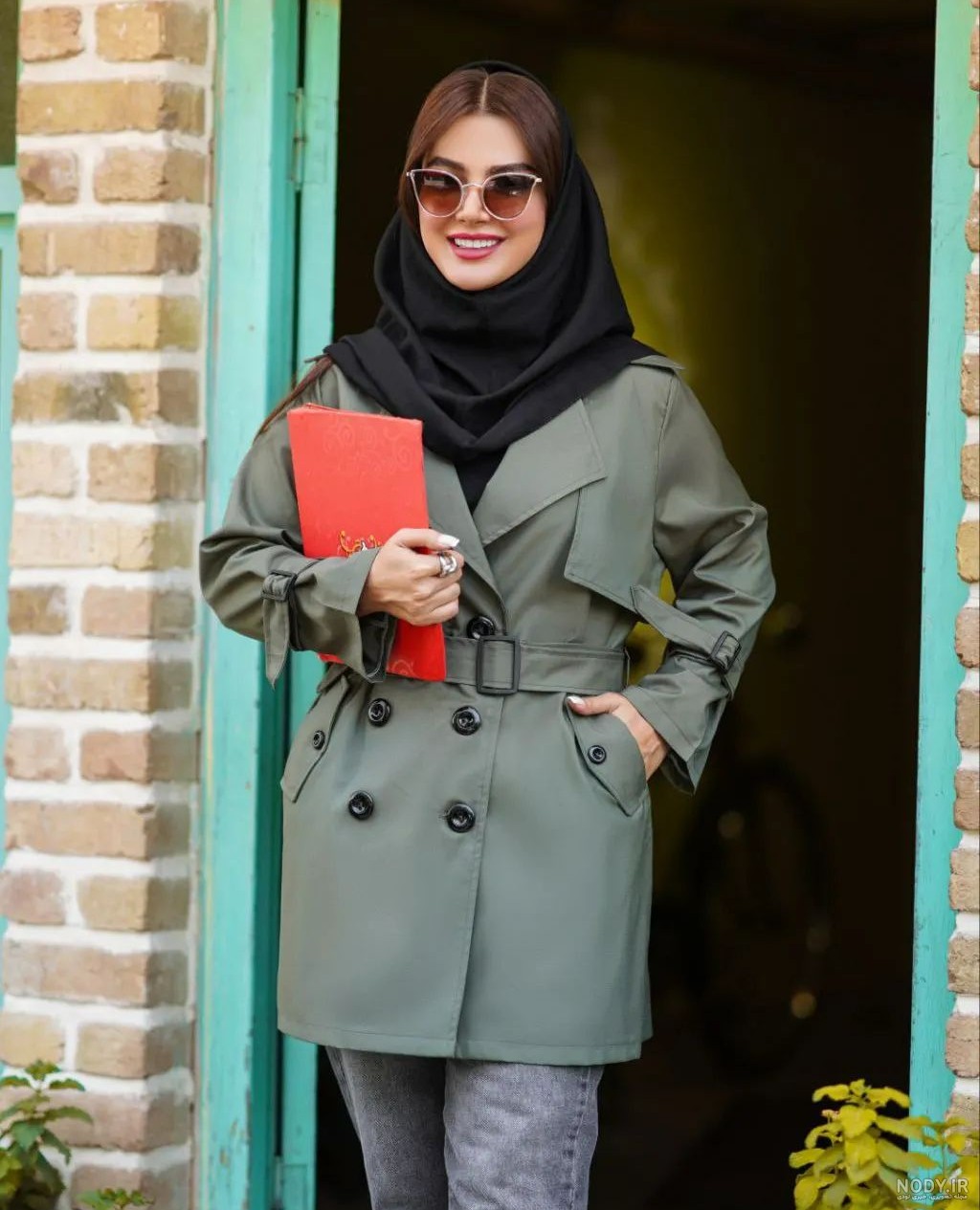 جدیدترین مدل مانتو ۱۴۰۴ مشکی، تابستانه، بلند و مجلسی برای عید و اینستاگرام دخترانه و زنانه