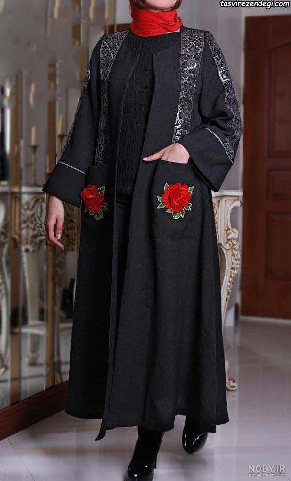 جدیدترین مدل مانتو مشکی بلند ۲۰۲۵؛ شیک، ساده، مجلسی و محرم، با طراحی های حریر، کرپ، کار شده و اسپرت